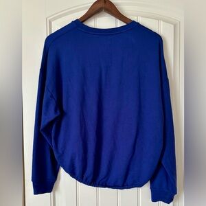 Fabletics Blue Long Sleeve Crewneck Top Size‎ Small